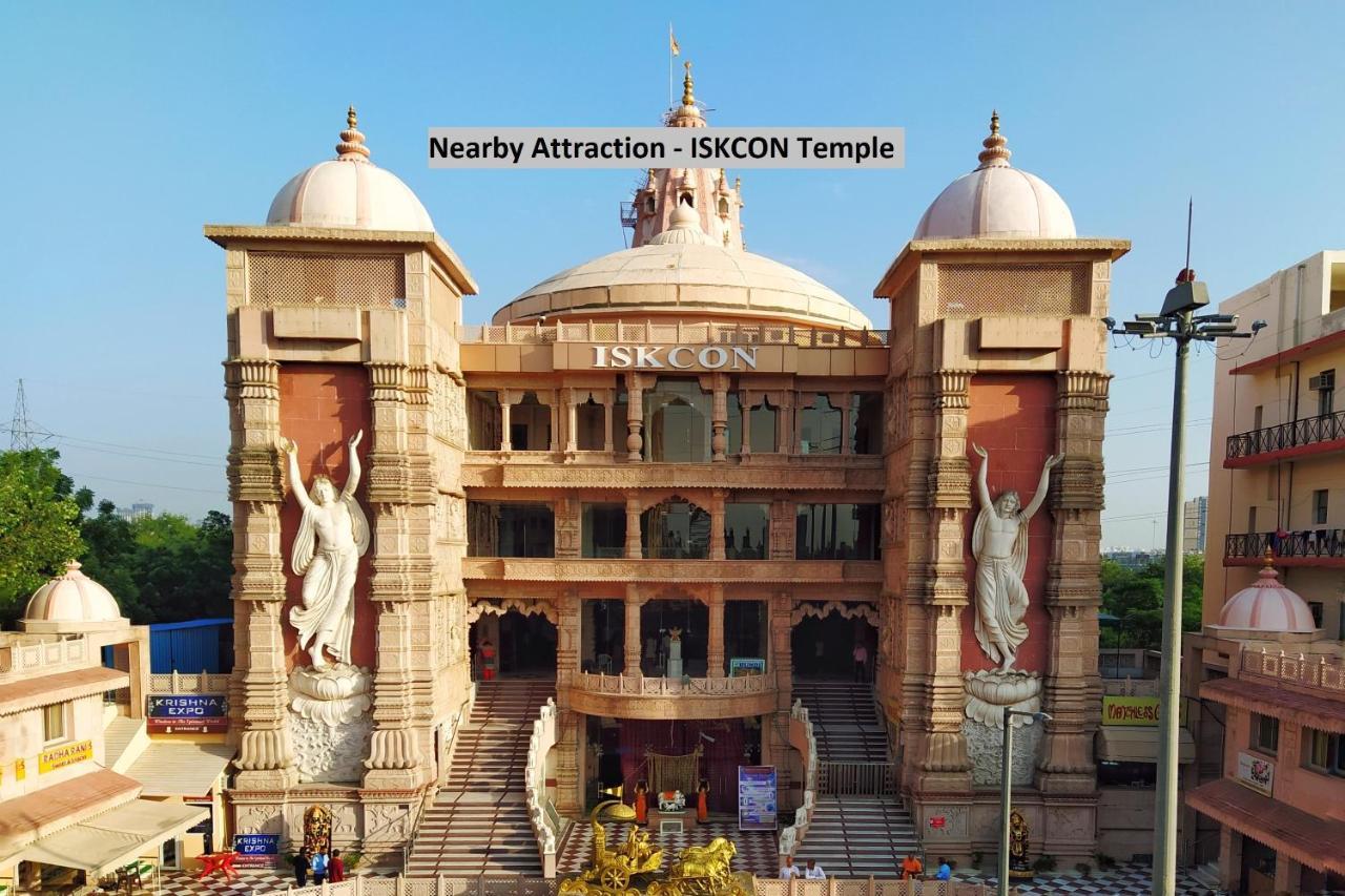 Oyo 11392 The Hotel Grand Hospitality Noida Exterior photo