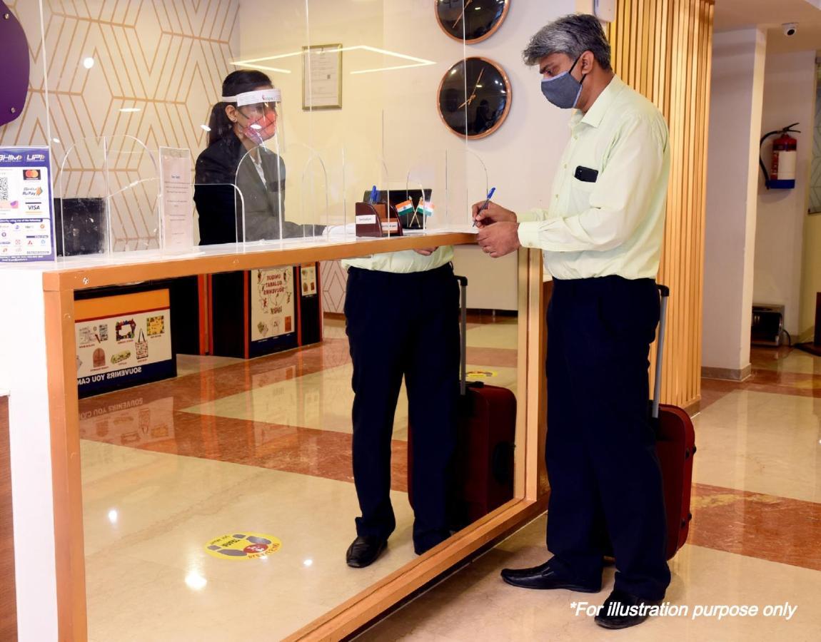 Oyo 11392 The Hotel Grand Hospitality Noida Exterior photo